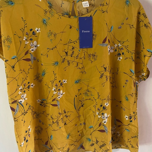 Yellow Flutter Sleeve Boxy Blouse - Picture 4 of 8